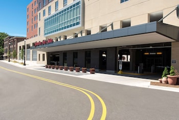 hampton inn and suites grand rapids downtown