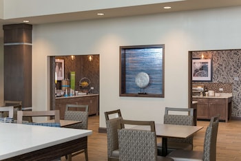 hampton inn and suites grand rapids downtown