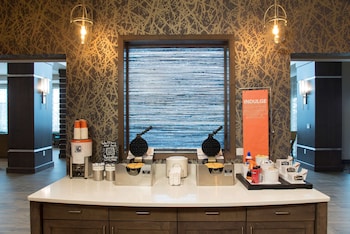 hampton inn and suites grand rapids downtown