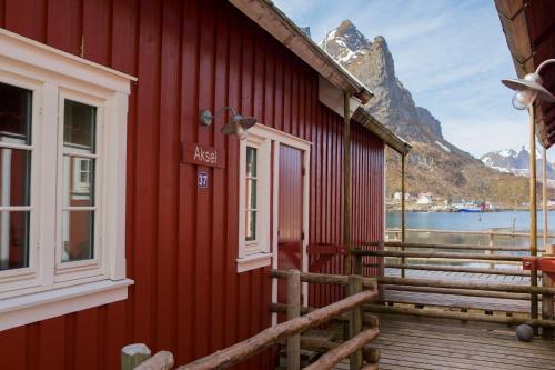 reine rorbuer by classic norway hotels