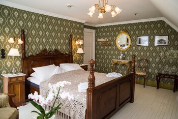walaker hotel