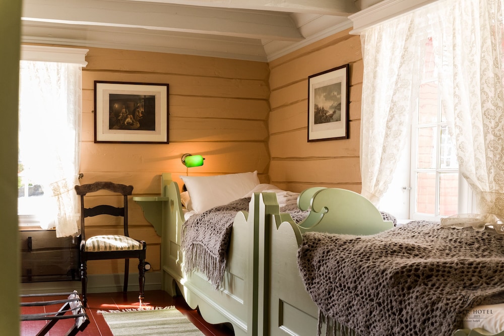 walaker hotel