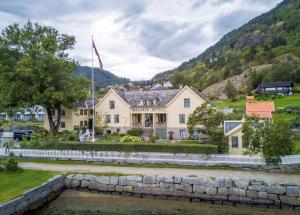 walaker hotel