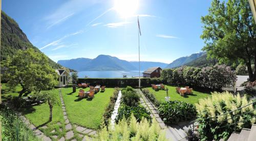 walaker hotel
