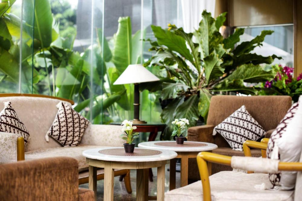 johns pardede international hotel