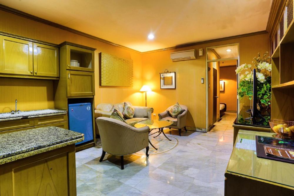 johns pardede international hotel