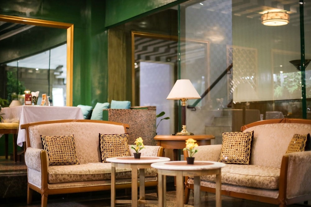 johns pardede international hotel