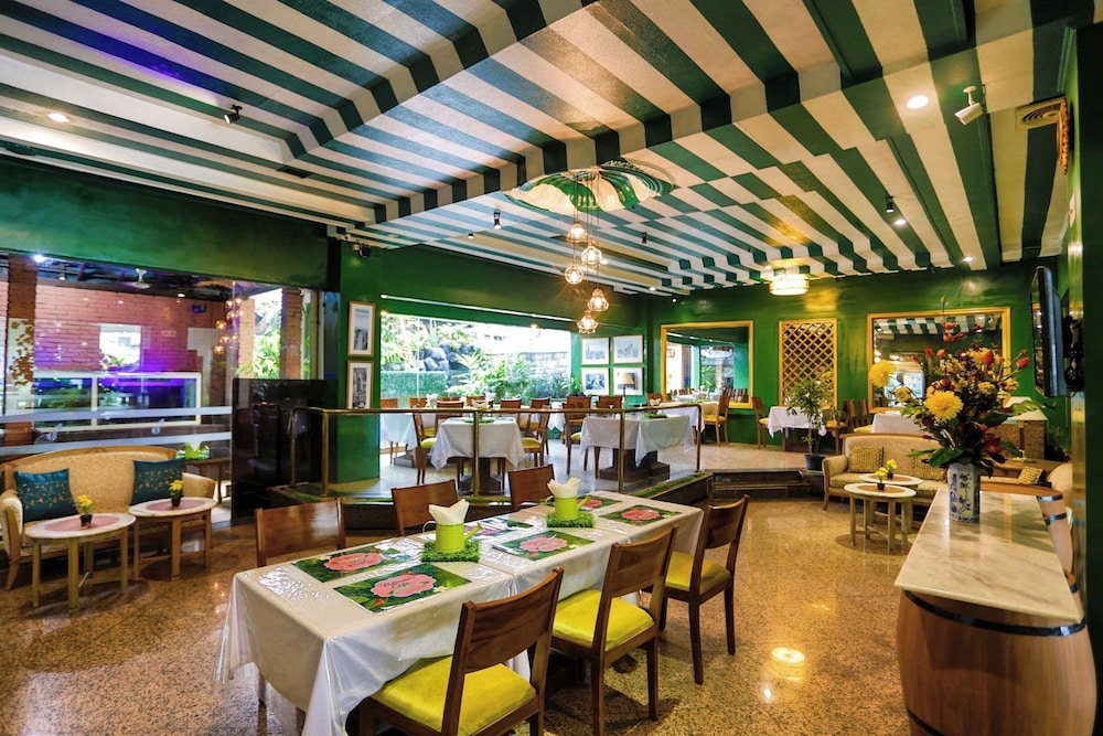 johns pardede international hotel