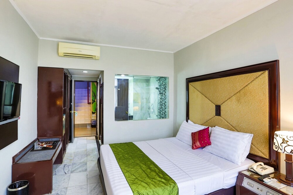 johns pardede international hotel