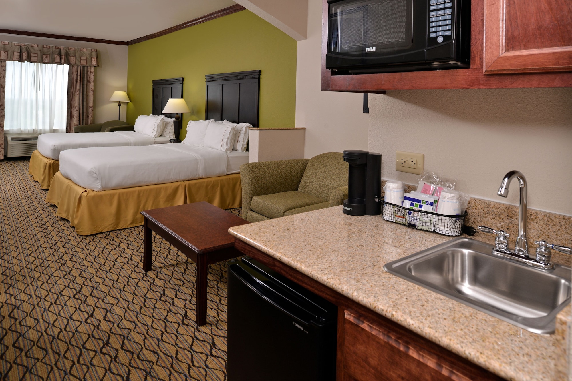holiday inn express suites sherman hwy 75