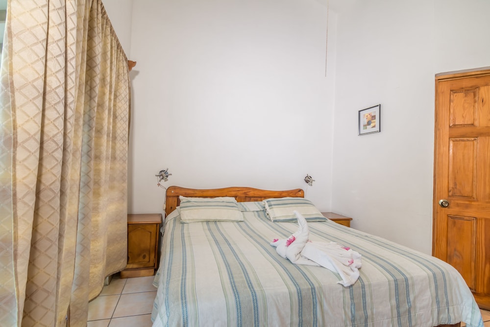 hotel colinas del sol