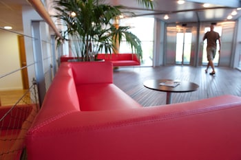 village club les hyvans