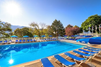 village club les hyvans