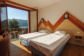 village club les hyvans