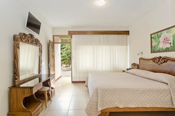 hotel boyeros