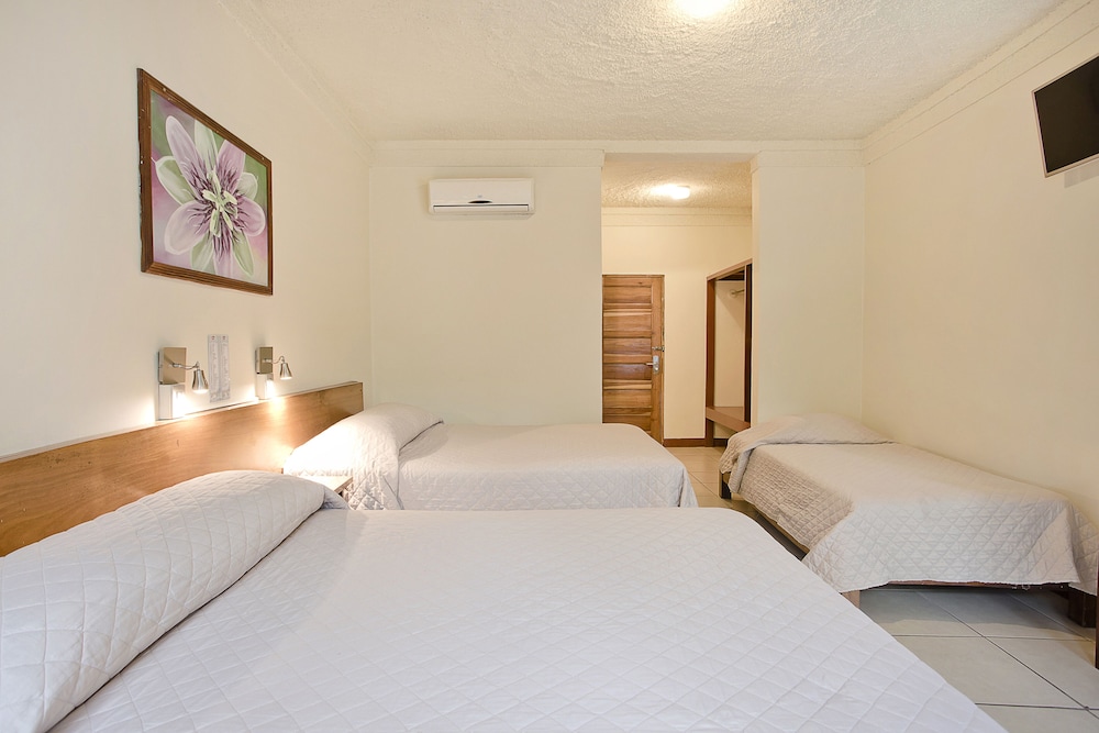 hotel boyeros