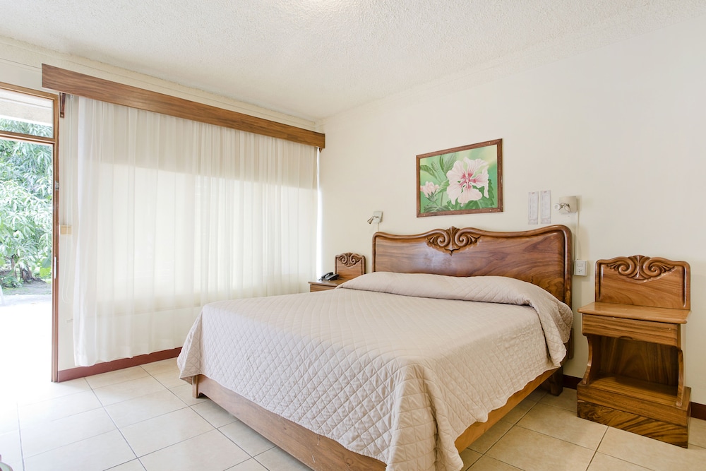 hotel boyeros