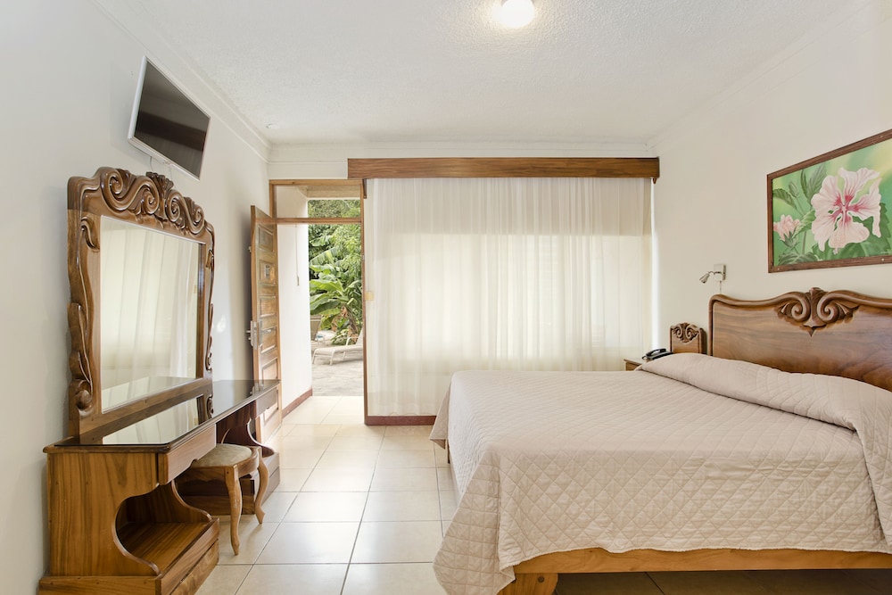 hotel boyeros