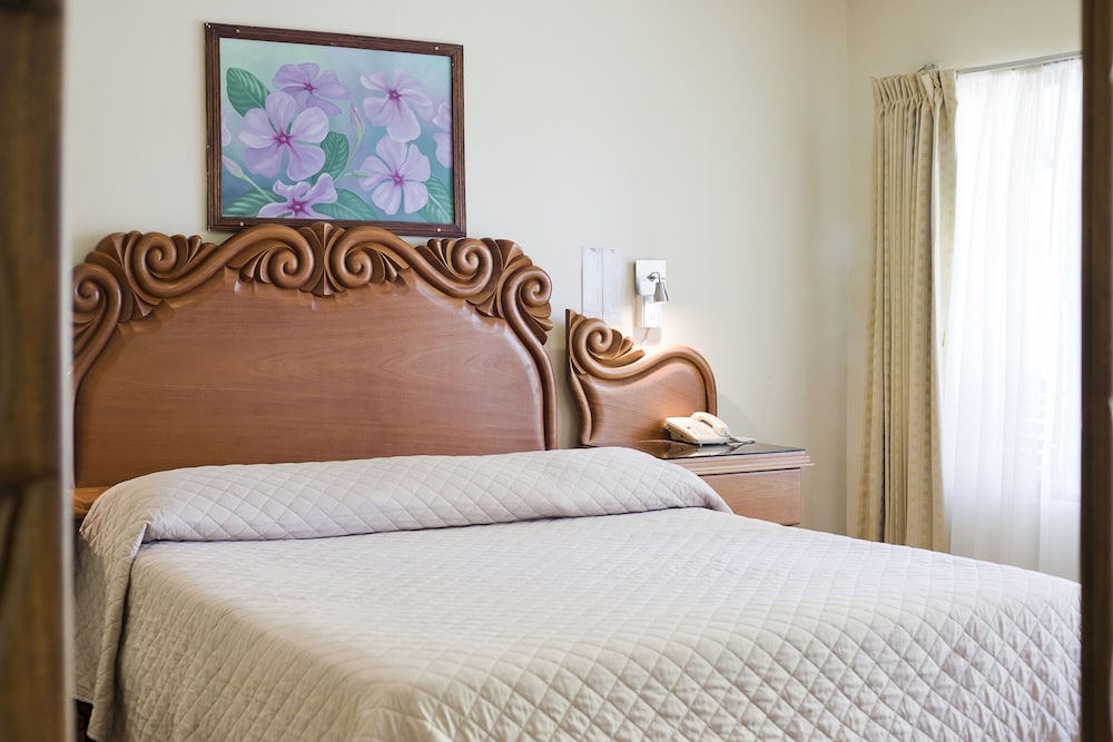 hotel boyeros