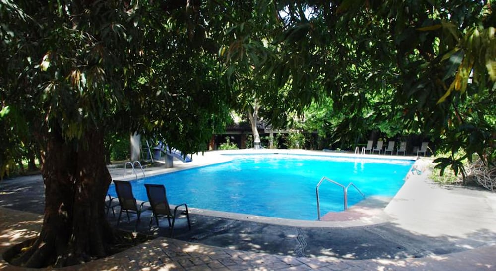 hotel boyeros
