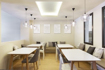 ola living hostal diagonal