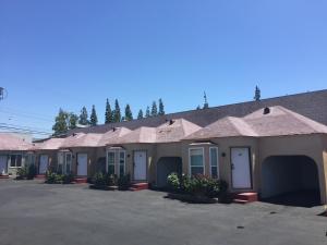 el royale hotel near universal studios