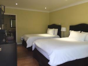 el royale hotel near universal studios