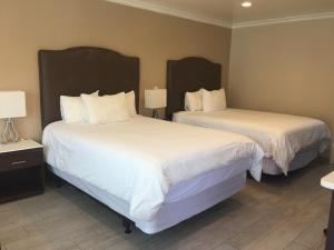 el royale hotel near universal studios