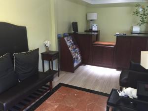 el royale hotel near universal studios