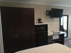 el royale hotel near universal studios