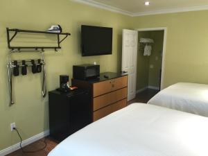 el royale hotel near universal studios