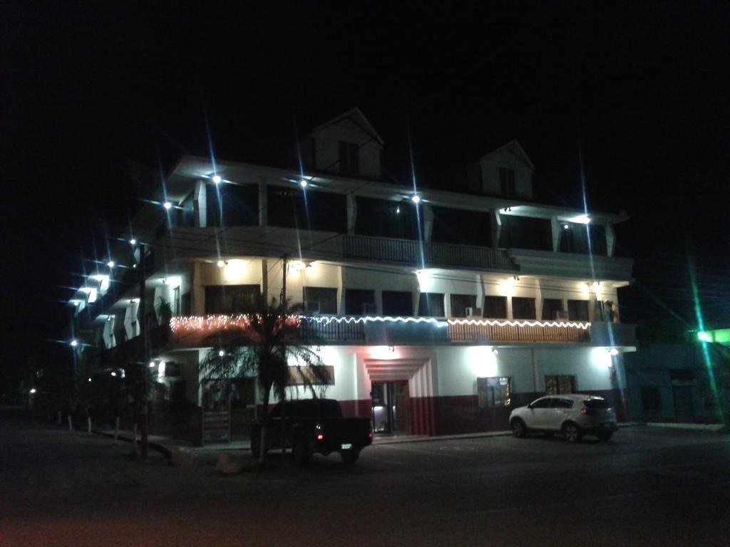 hotel casa flores de tikal