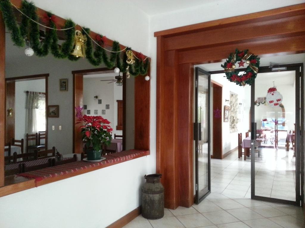 hotel casa flores de tikal