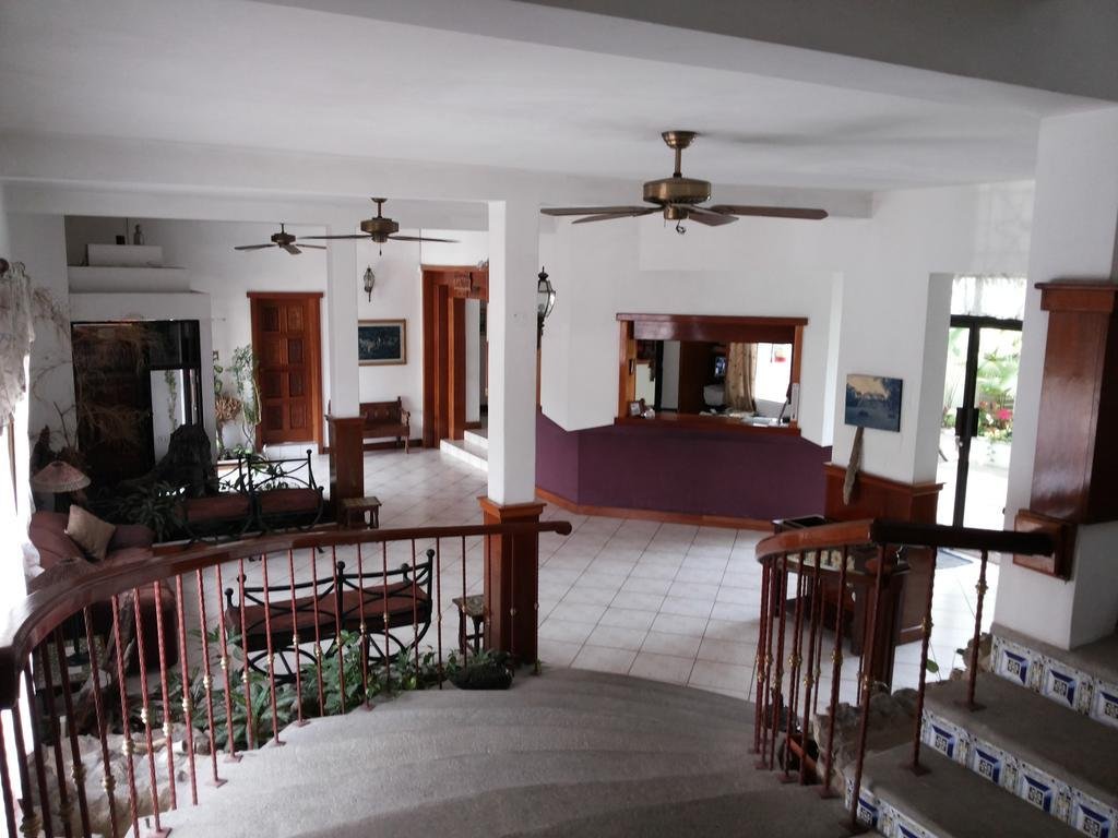 hotel casa flores de tikal