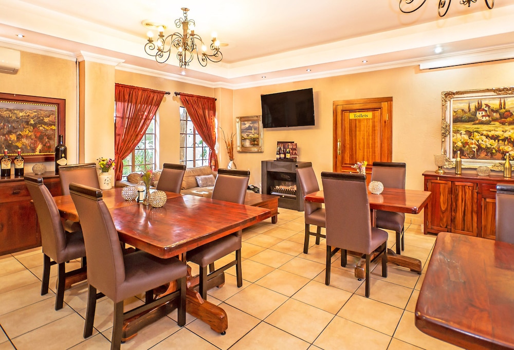 afrique boutique hotel o r tambo