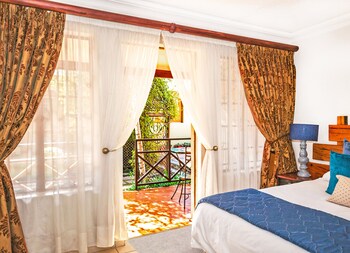 afrique boutique hotel o r tambo