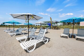 Oceanfront Inn,Near Jetty Park,3 star