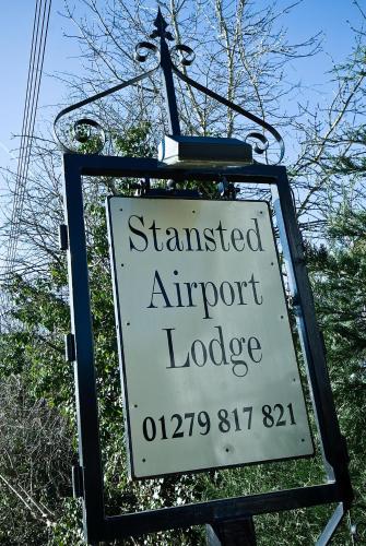 stansted airport lodge