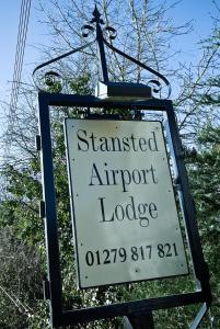 stansted airport lodge