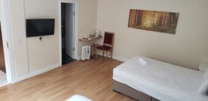 stansted airport lodge