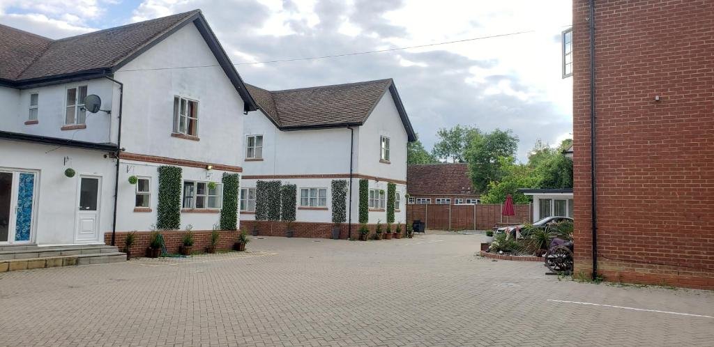 Stansted Airport Lodge,Bishop's Stortford>>Birchanger,3 star