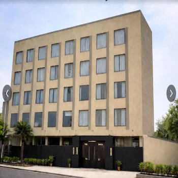 The Avenor - Luxury Hotel In Jaipur,Mansarovar,3 star
