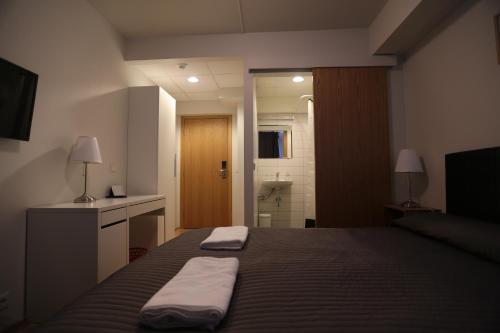 100 Iceland Hotel,Seltjarnarnes>>Reykjavik,4 star