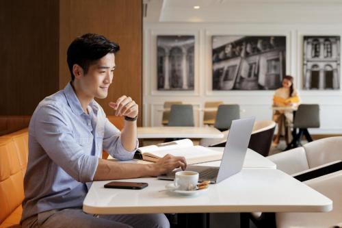 voco orchard singapore by ihg