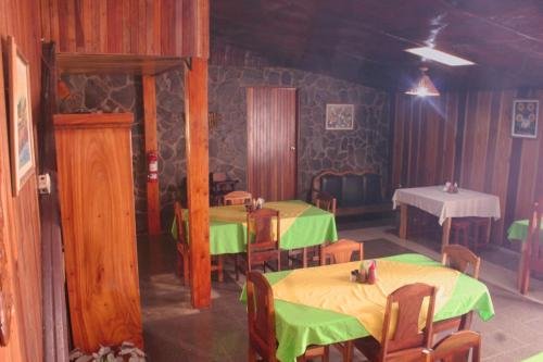 manakin lodge monteverde