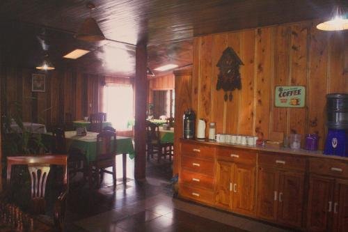 manakin lodge monteverde