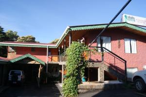 manakin lodge monteverde