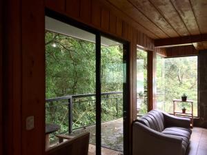 manakin lodge monteverde