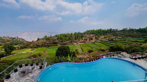 ritz valley resort