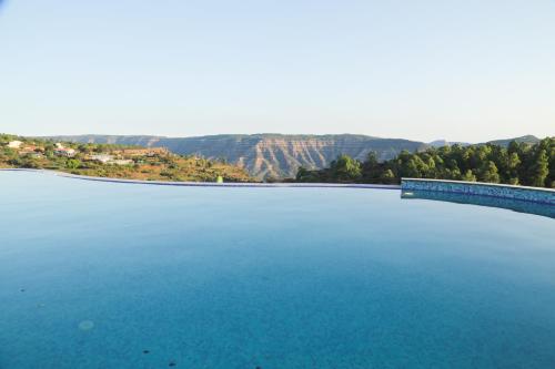 ritz valley resort